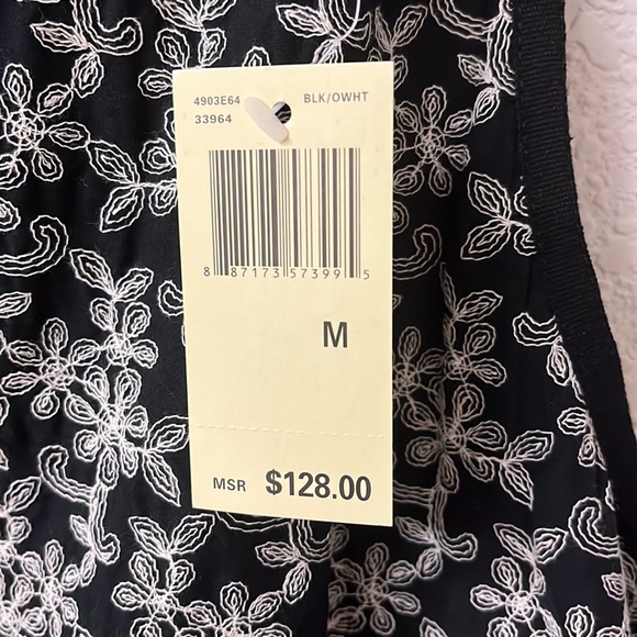 Max Studio black and white embroidered sleeveless dress size Medium - Picture 2 of 9